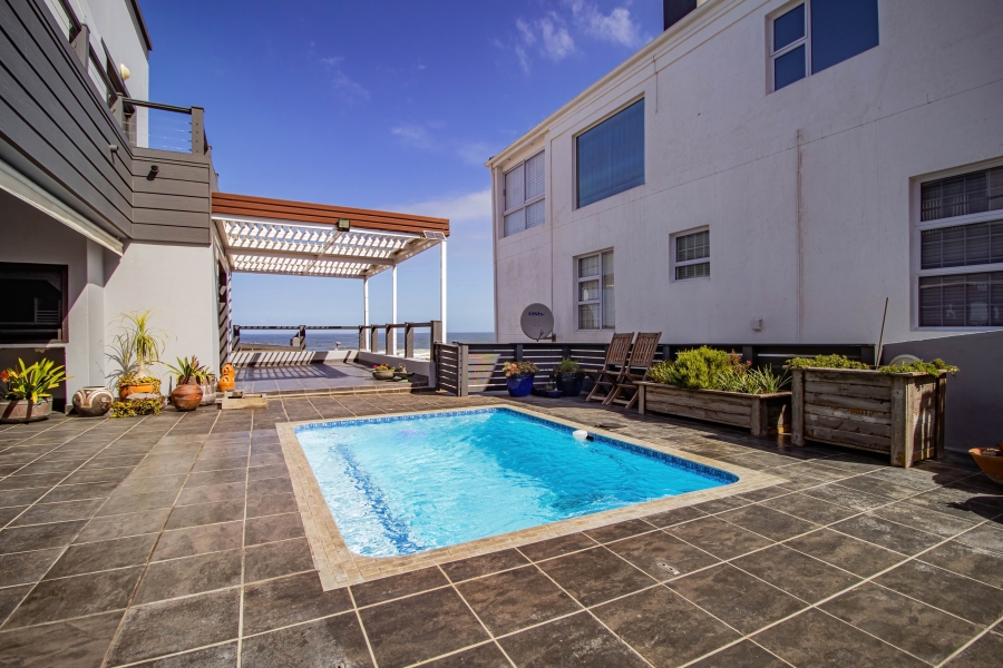 5 Bedroom Property for Sale in Yzerfontein Western Cape